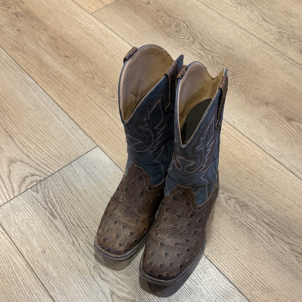 Kids size 2 Roper Cowboy Boots